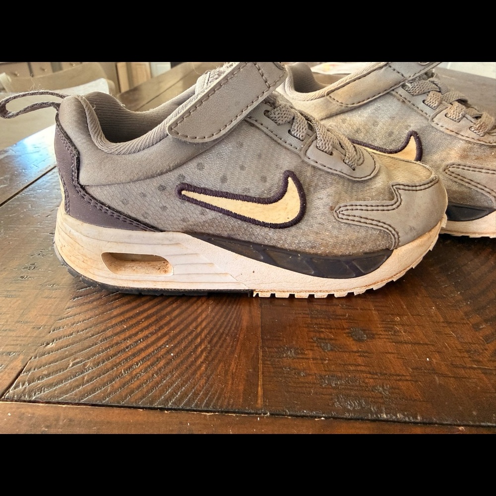 Nike Air Max Solo Sneaker
